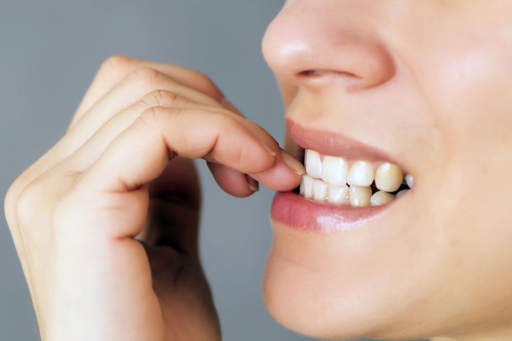 10 Unhealthy Habits That Damage the Teeth